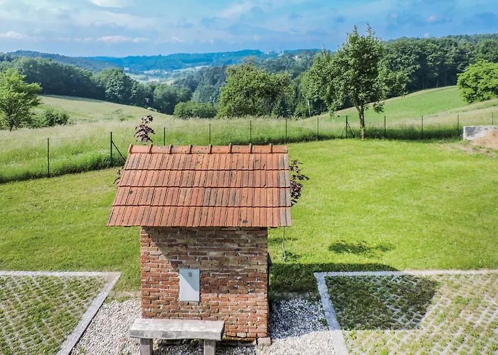 In * Feldbach (Styria)